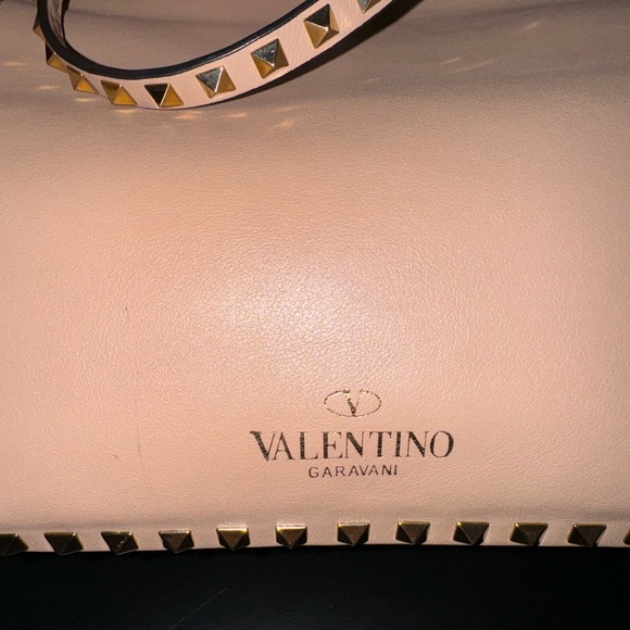 Valentino Garavani Beige Rockstud Tote - Picture 3 of 10